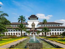 Asal Usul Kota Bandung: Dari Lembah Hingga Kota Metropolitan