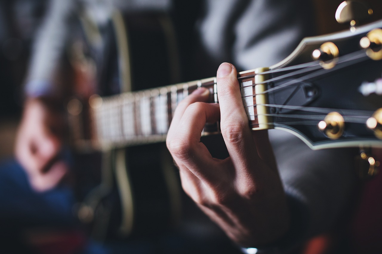 Cara Bermain Gitar
