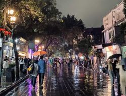 Playlist Lagu yang Cocok untuk Menemani Hujan di Bandung