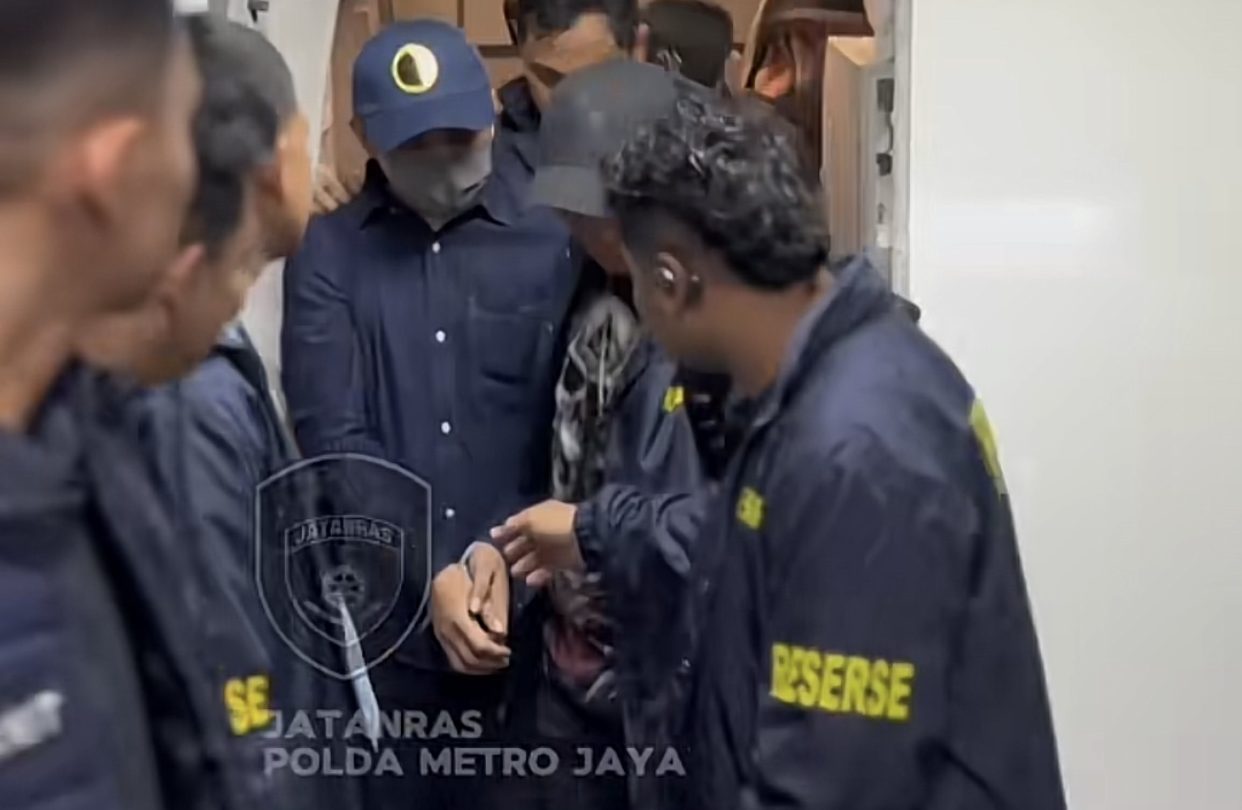 tiga tersangka kasus judi online