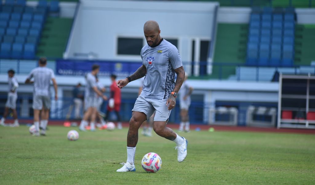 Persib vs Bali Ditunda