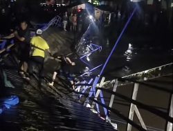 Penyebab Jembatan Apung Cijeruk Ambruk