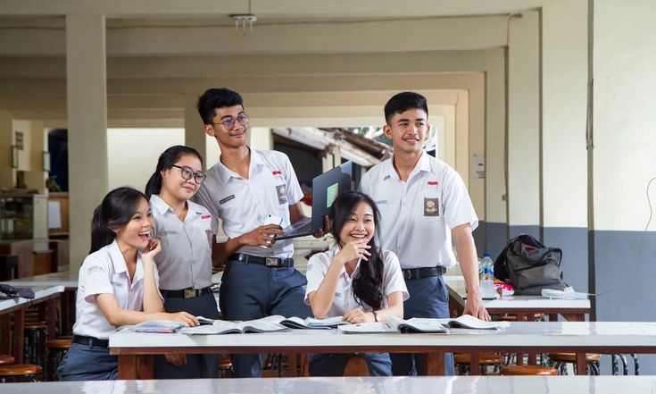 Pemkot Bandung Terapkan Larangan Membawa HP dan Motor ke Sekolah